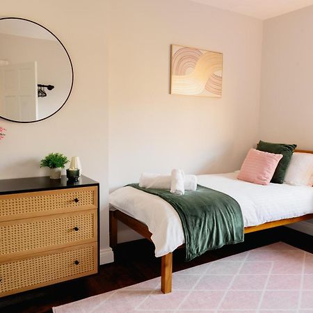 Bowling Terrace By Above Rubies - Stylish, 3 Bedroom, Pet Friendly House In Skipton Eksteriør billede