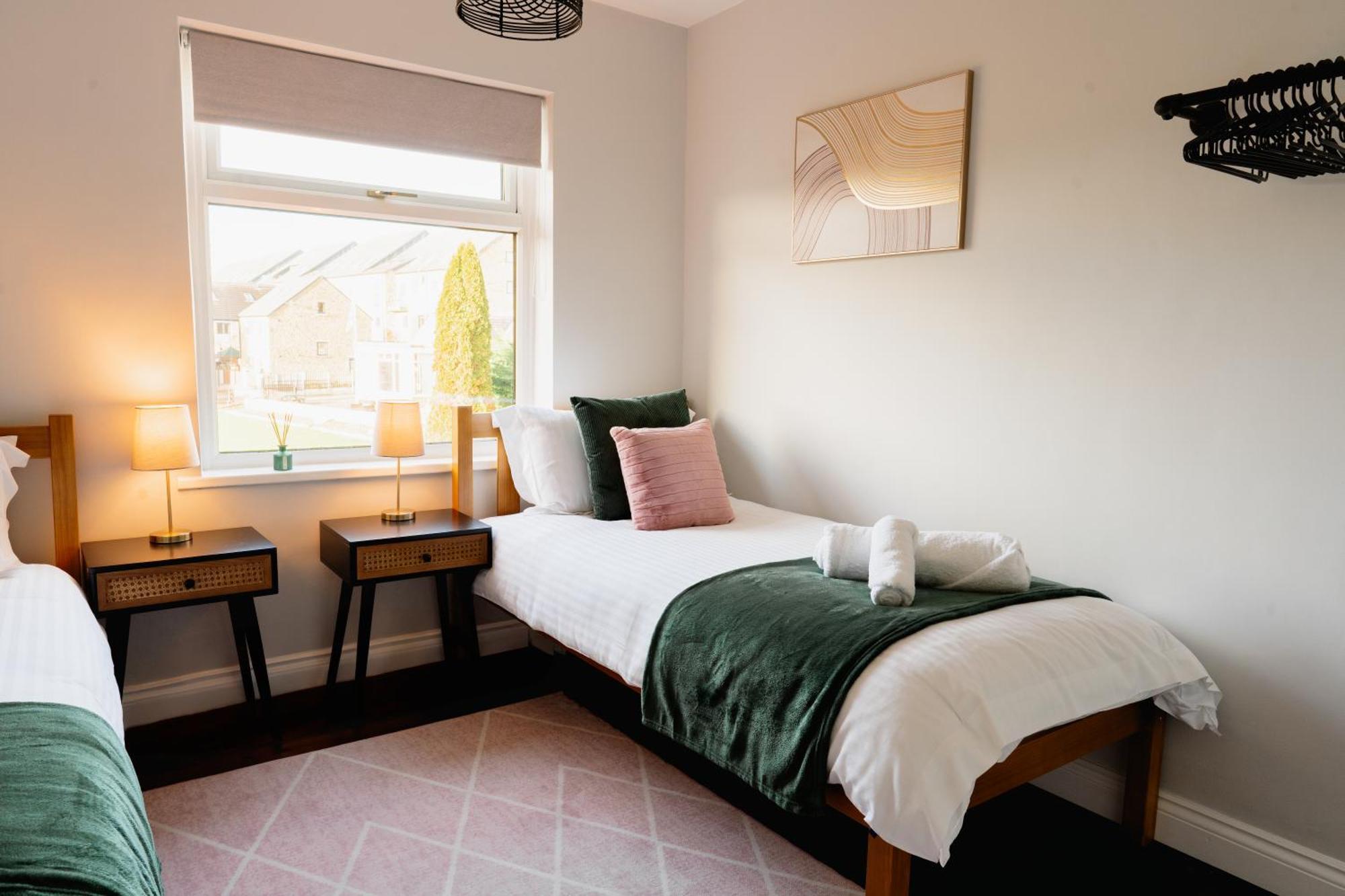 Bowling Terrace By Above Rubies - Stylish, 3 Bedroom, Pet Friendly House In Skipton Eksteriør billede