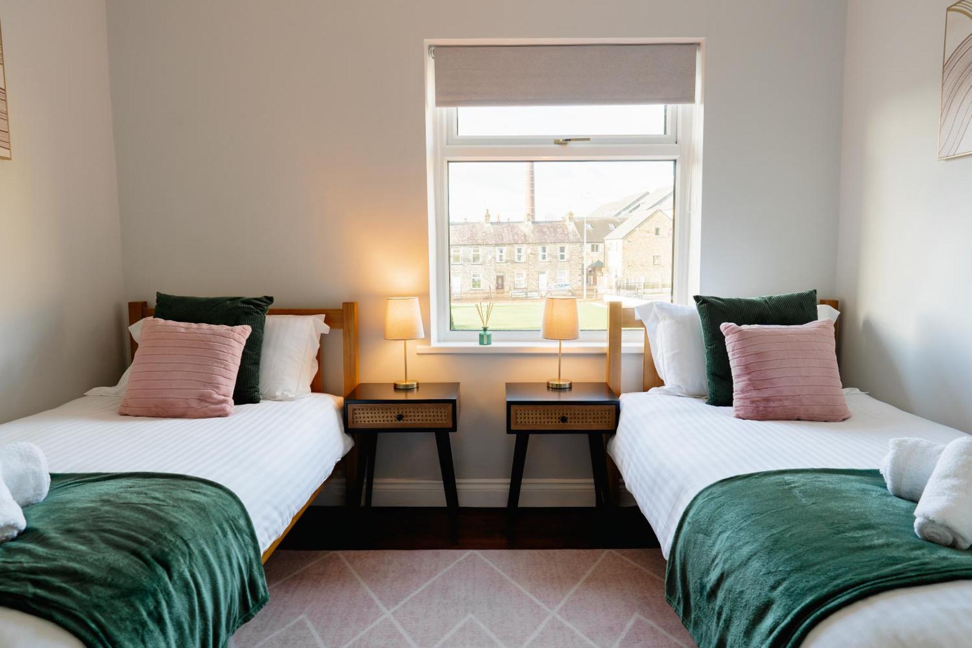 Bowling Terrace By Above Rubies - Stylish, 3 Bedroom, Pet Friendly House In Skipton Eksteriør billede