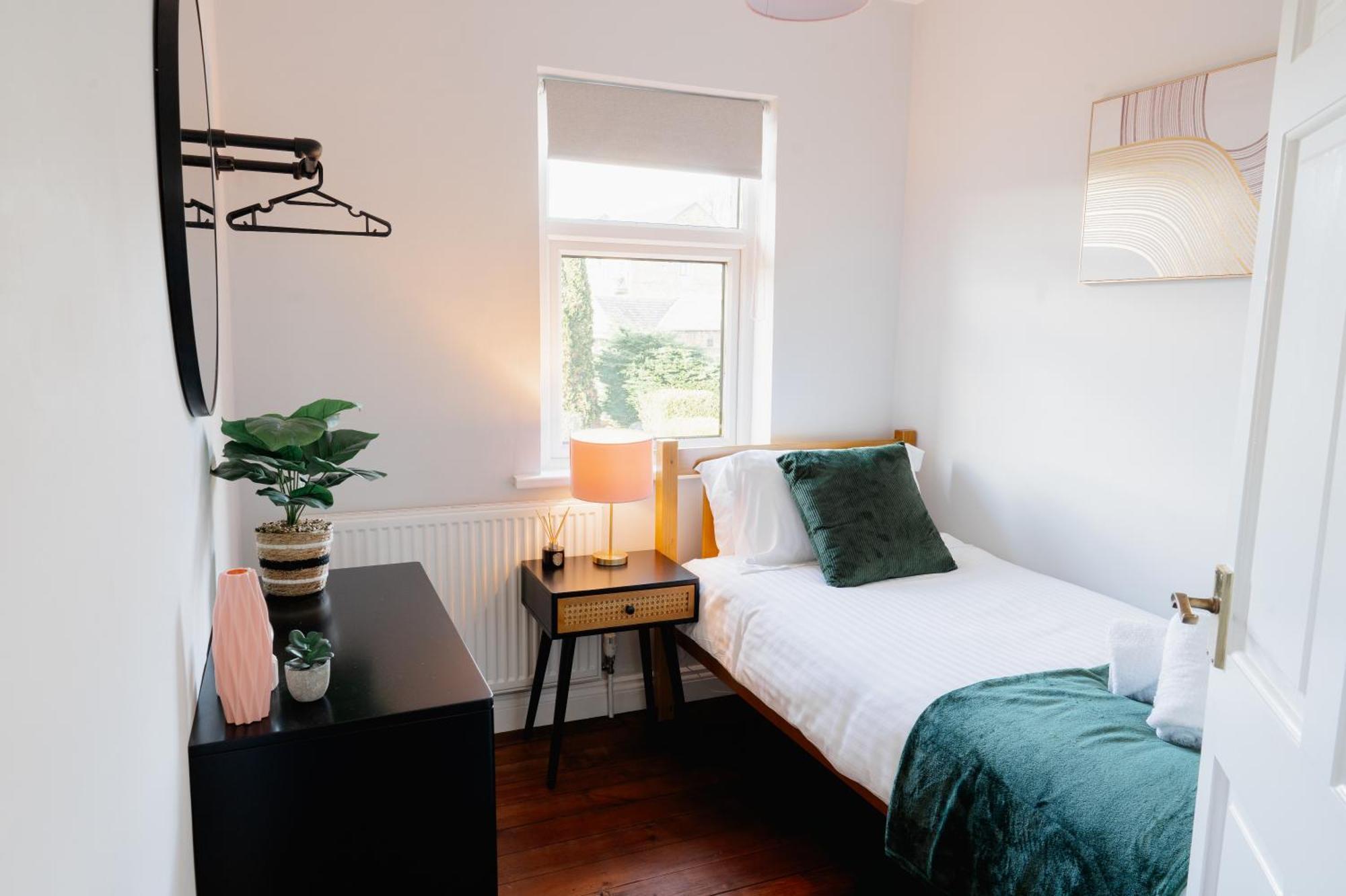 Bowling Terrace By Above Rubies - Stylish, 3 Bedroom, Pet Friendly House In Skipton Eksteriør billede
