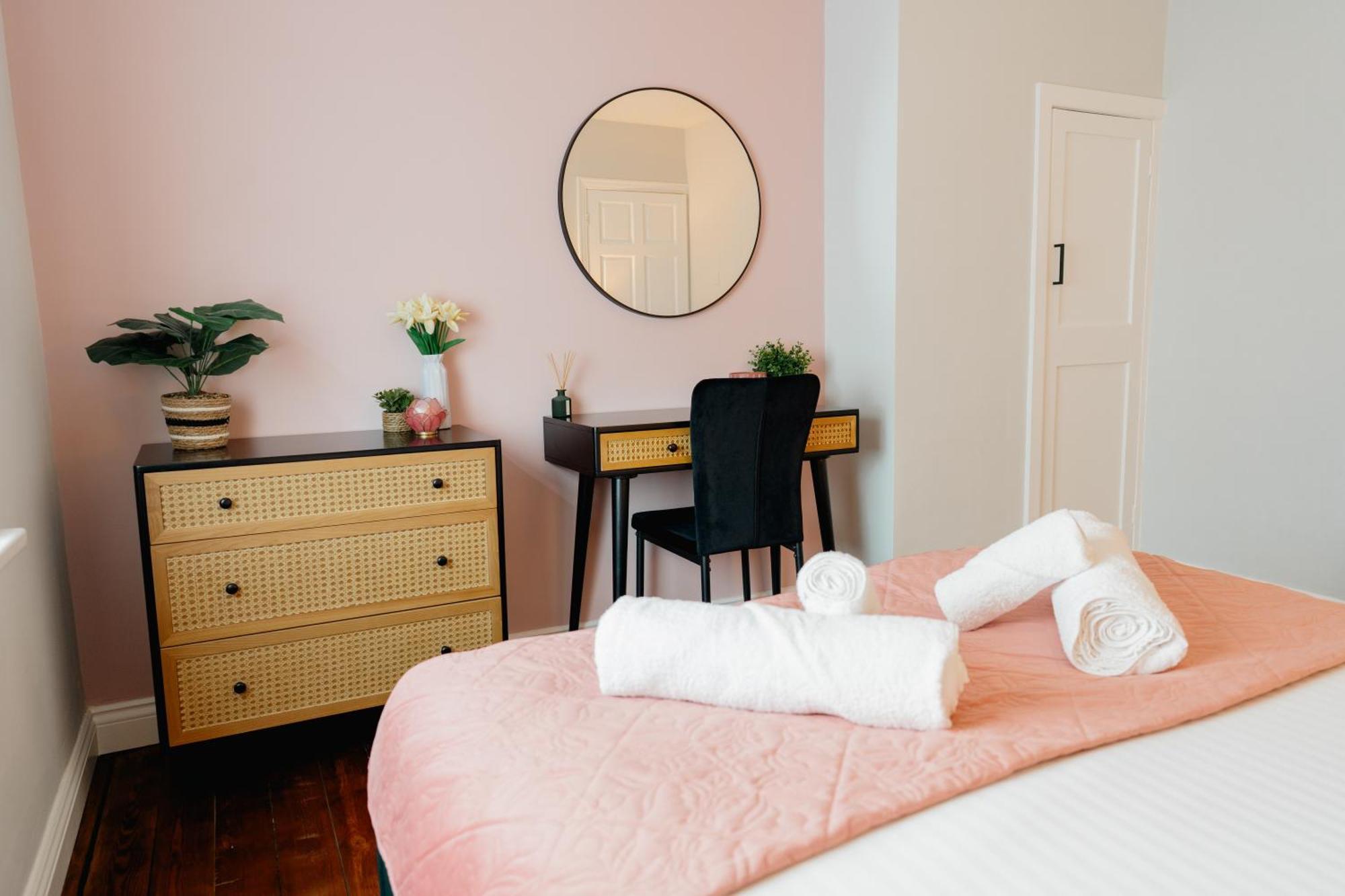 Bowling Terrace By Above Rubies - Stylish, 3 Bedroom, Pet Friendly House In Skipton Eksteriør billede